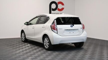 Toyota Aqua G Model, Push Start, Reverse Camera, Cruise Control image 308403