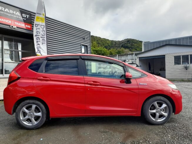 2016 Honda Fit Hybrid F-Package image 297958