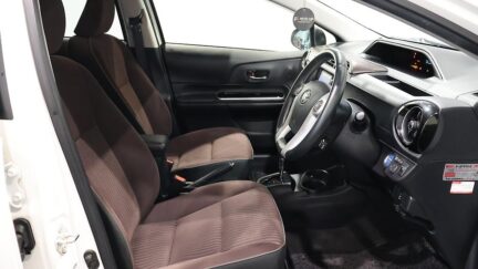 Toyota Aqua G Model, Push Start, Reverse Camera, Cruise Control image 308407