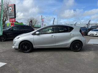 2016 Toyota Aqua Ecomonical Hybrid with Low KMs and Alloy Wheels image 295840