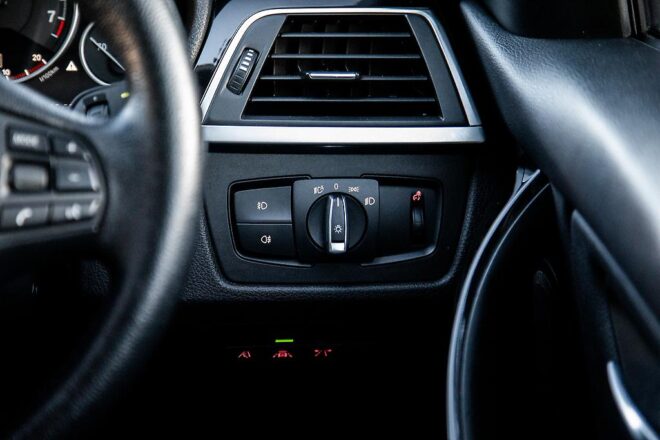 2017 Bmw 318i 318I 1.5P/8AT, Tints, NZ New image 295738