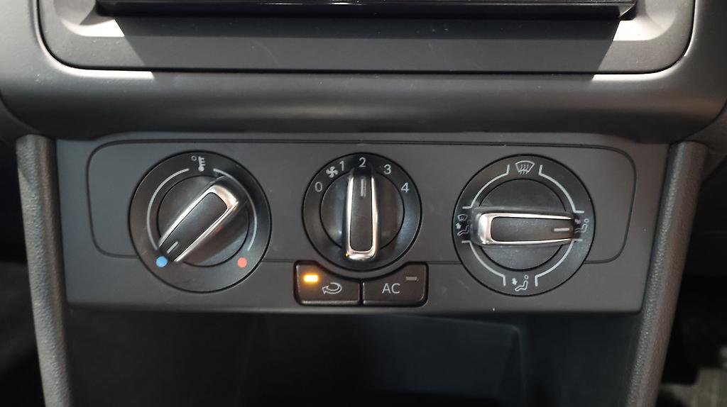 Volkswagen Polo TSI Comfortline – Super Low KMS image 318525