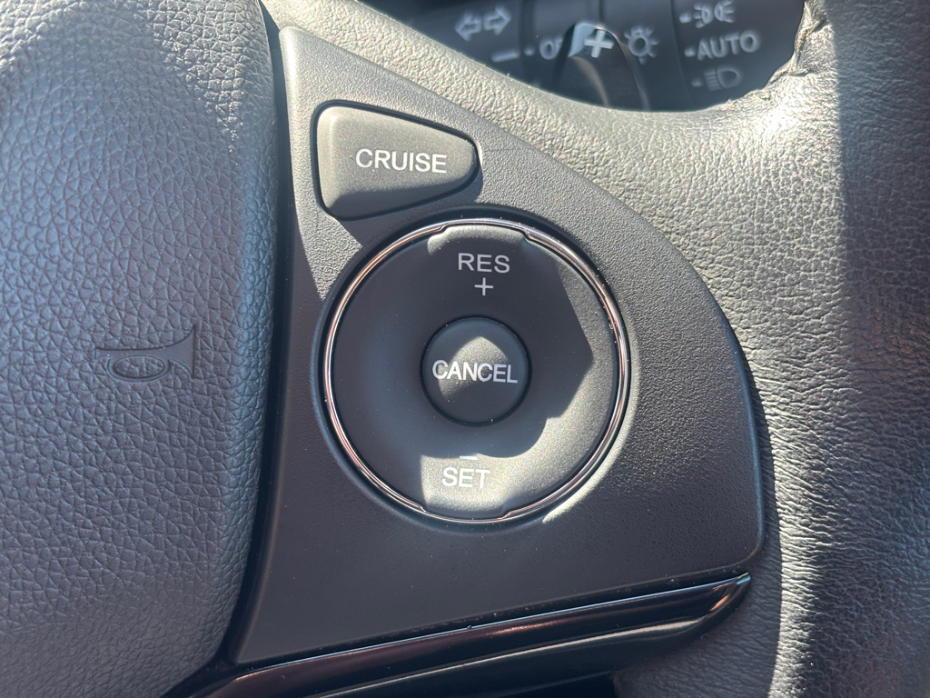 Honda Vezel Hybrid X, Low KMS image 296470