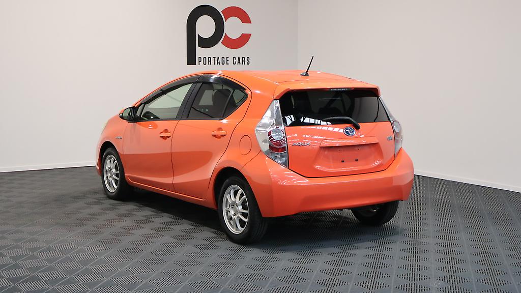 Toyota Aqua Push Button Start – Alloy Wheels image 313347