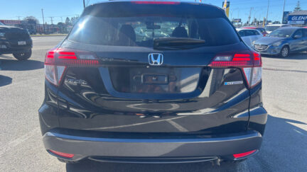 Honda Vezel Hybrid X, Low KMS image 296457