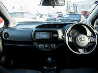 2016 Toyota Vitz F model, I stop, Push start image 295647