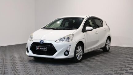 Toyota Aqua G Model, Push Start, Reverse Camera, Cruise Control image 308402