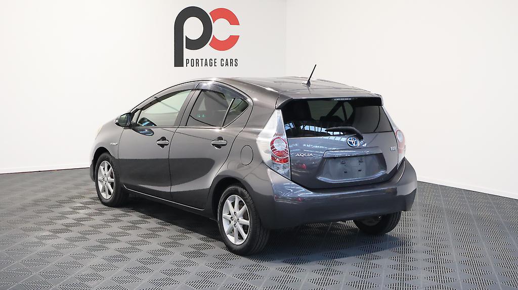 Toyota Aqua G Model Push Start and Reversing Camera image 314828