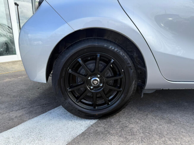 2016 Toyota Aqua Ecomonical Hybrid with Low KMs and Alloy Wheels image 295864