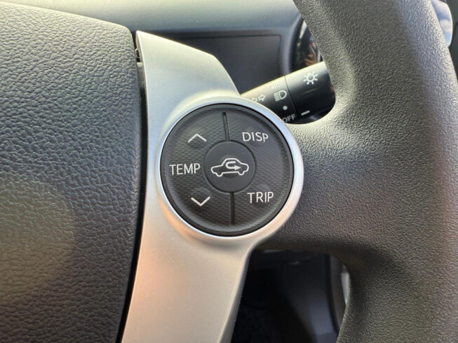 2016 Toyota Aqua Ecomonical Hybrid with Low KMs and Alloy Wheels image 295856