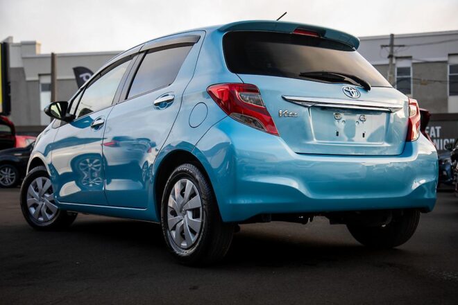 2016 Toyota Vitz F model, I stop, Push start image 295644