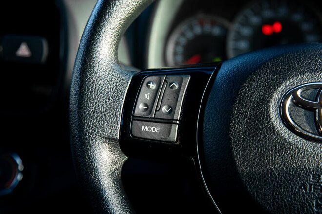 2016 Toyota Vitz F model, I stop, Push start image 295654