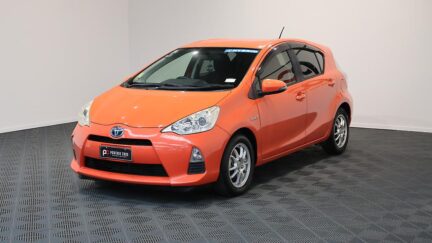 Toyota Aqua Push Button Start – Alloy Wheels image 313346