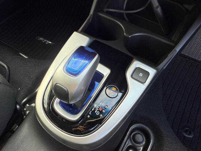 2014 Honda Fit Hybrid F Package image 295792