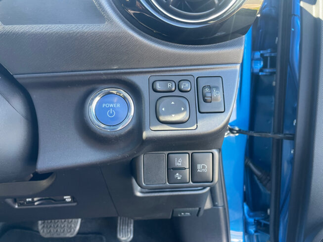 2015 Toyota Aqua Low Kms X Urban Hybrid! image 298200