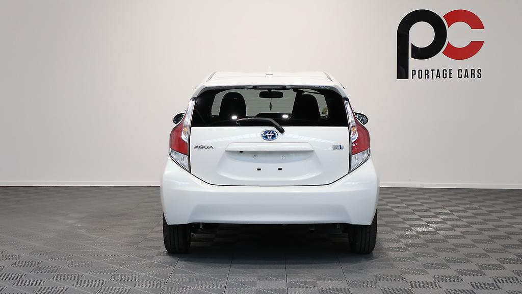 Toyota Aqua G Model, Push Start, Reverse Camera, Cruise Control image 308405