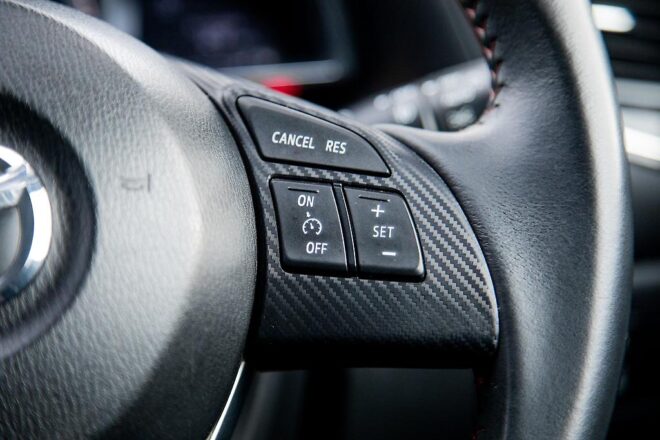 2014 Mazda Axela 20S Leather-PKG, Hybrid, Heated seats image 298116