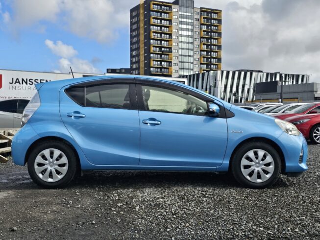 2013 Toyota Aqua S Model. Low KMS image 295898