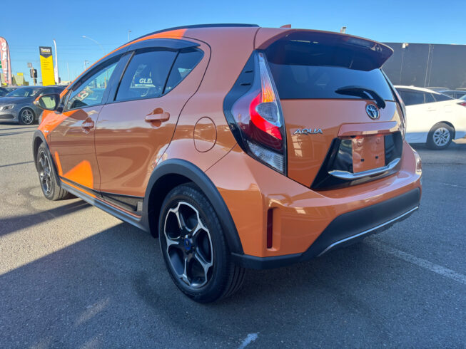 2017 Toyota Aqua X-Urban Crossover image 297175