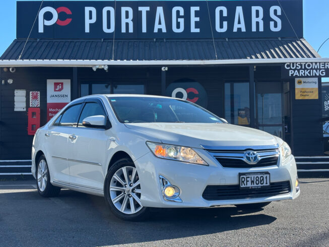 2013 Toyota Camry Hybrid G-Package image 296764