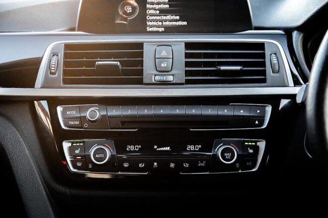 2017 Bmw 318i 318I 1.5P/8AT, Tints, NZ New image 295739