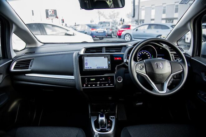 2016 Honda Fit Hybrid F-Package, Heated Seats image 298128