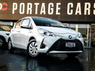 2017 Toyota Vitz F model Hybrid, Push start image 296627
