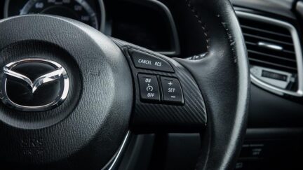 Mazda Axela 20S Touring Skyactiv image 316120