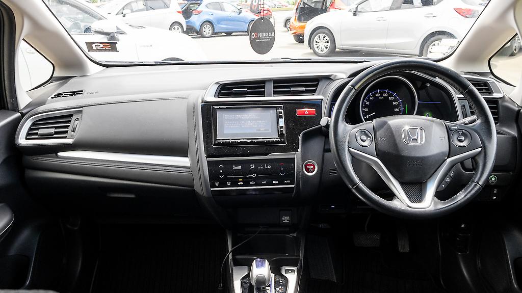 Honda Fit Hybrid L-package image 312384