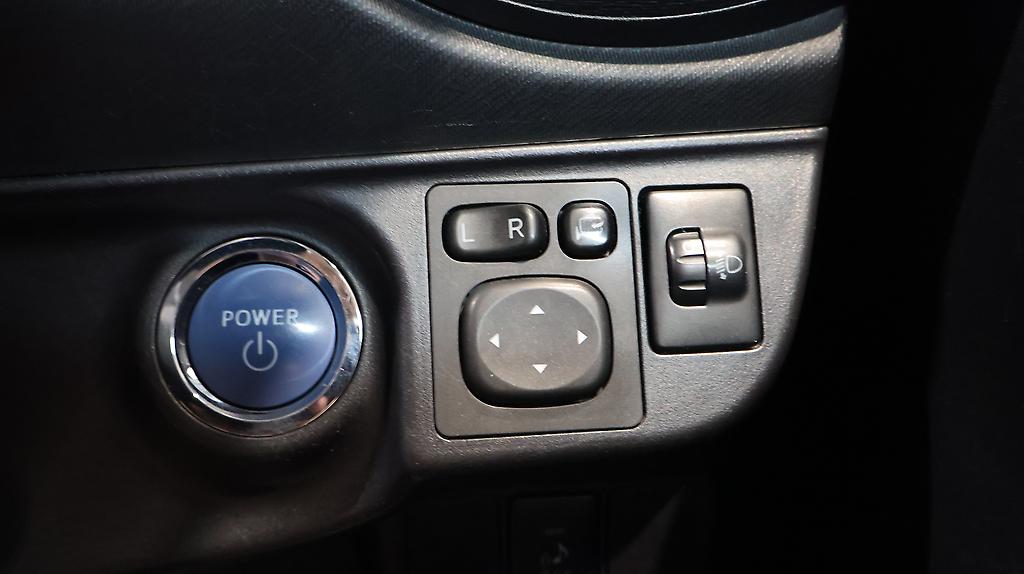 Toyota Aqua S Model. Low KMS Push Button Start image 313628