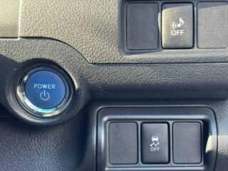 2013 Toyota Camry Hybrid G-Package image 296781