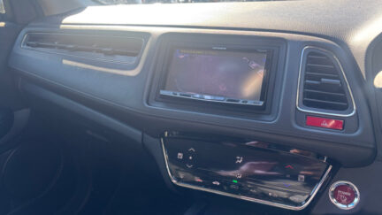 Honda Vezel Hybrid X, Low KMS image 296467