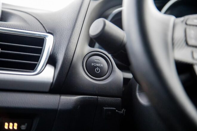 2014 Mazda Axela 20S Leather-PKG, Hybrid, Heated seats image 298114