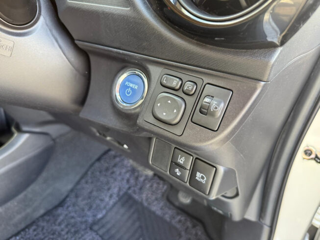 2016 Toyota Aqua Ecomonical Hybrid with Low KMs and Alloy Wheels image 295860