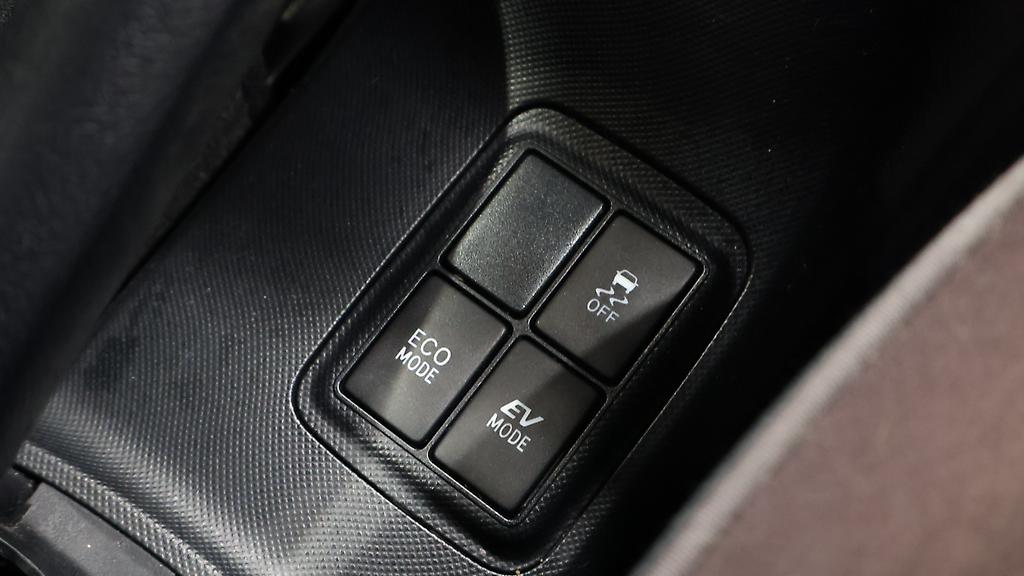 Toyota Aqua G Model, Push Start, Reverse Camera, Cruise Control image 308419