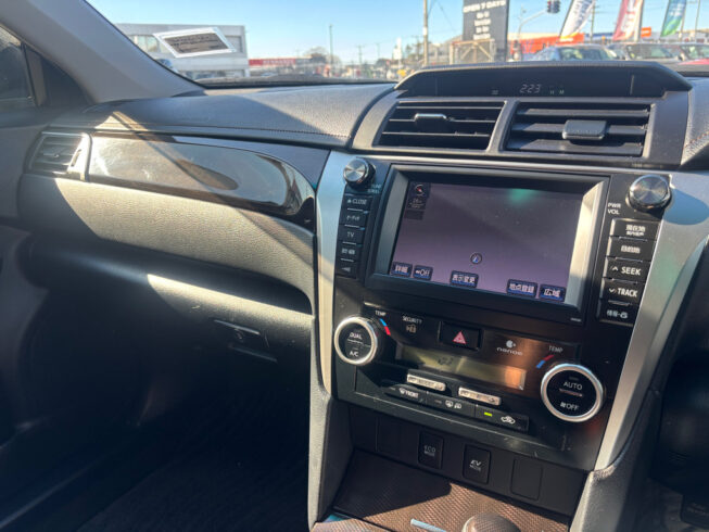 2013 Toyota Camry Hybrid G-Package image 296778