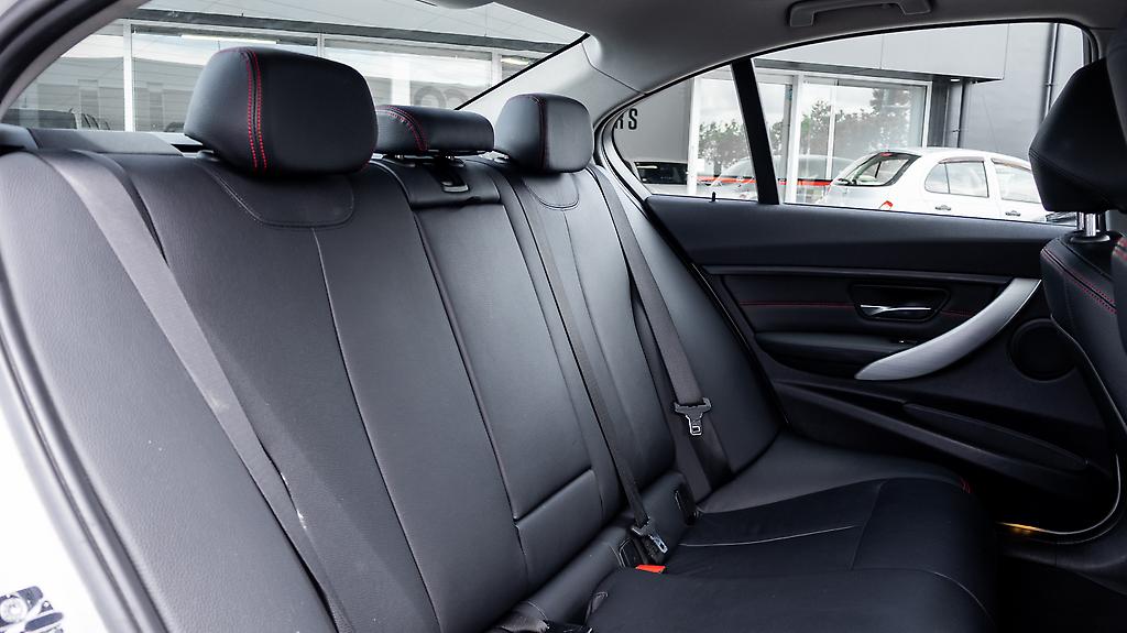 Bmw 320i Sport , Leather PKG image 318660