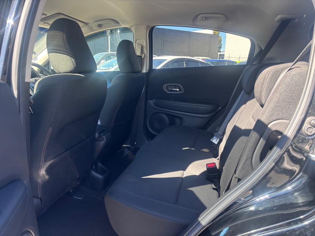 Honda Vezel Hybrid X, Low KMS image 296460