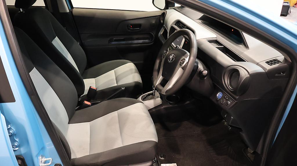 Toyota Aqua S Model. Low KMS Push Button Start image 313622