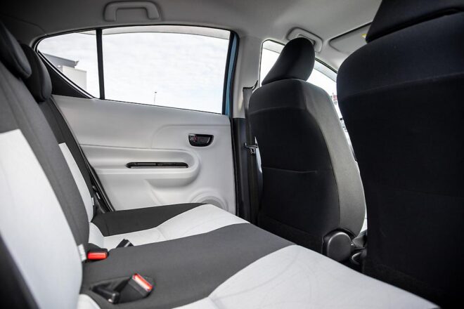 2012 Toyota Aqua S Model, Hybrid, Push start image 298154