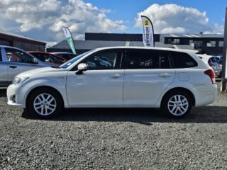 2013 Toyota Corolla Fielder Hybrid G Model – Push Button Start image 298302