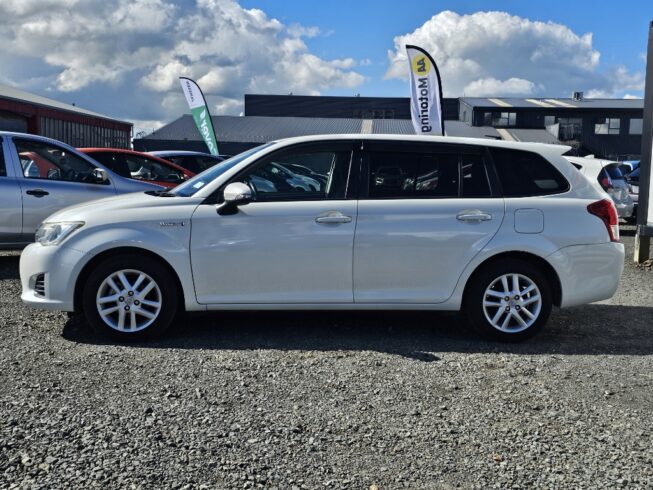 2013 Toyota Corolla Fielder Hybrid G Model – Push Button Start image 298302