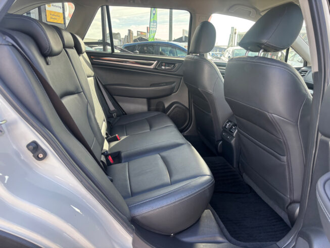 2015 Subaru Outback Leather interior – AWD image 295094