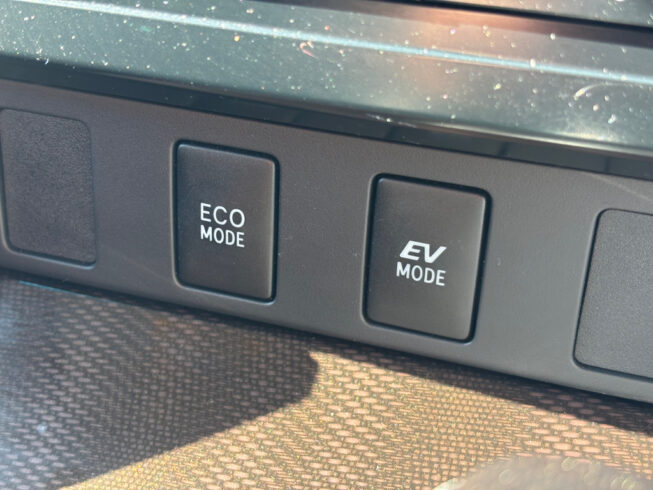 2013 Toyota Camry Hybrid G-Package image 296779