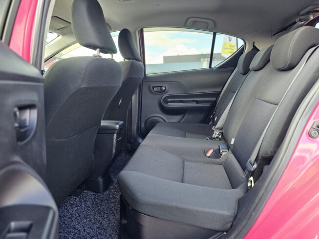 2016 Toyota Aqua Stand out in Pink!! image 297023