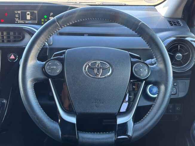 2017 Toyota Aqua X-Urban Crossover image 297184