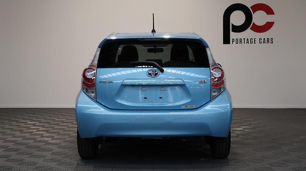 Toyota Aqua S Model. Low KMS Push Button Start image 313616