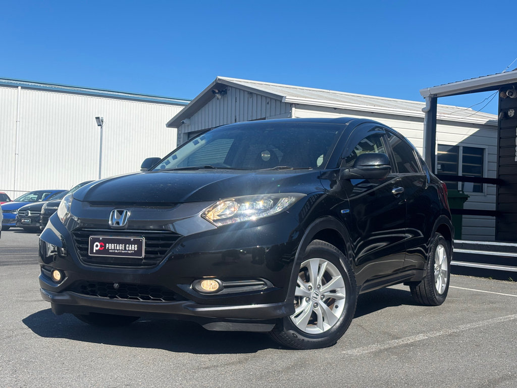 Honda Vezel Hybrid X, Low KMS image 296453