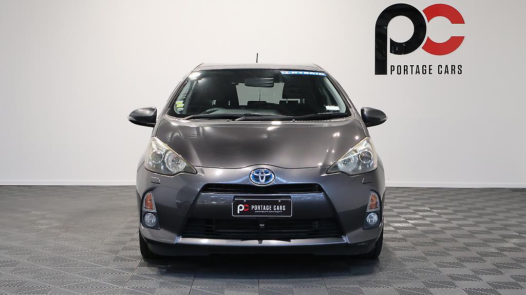 Toyota Aqua G Model Push Start and Reversing Camera image 314824