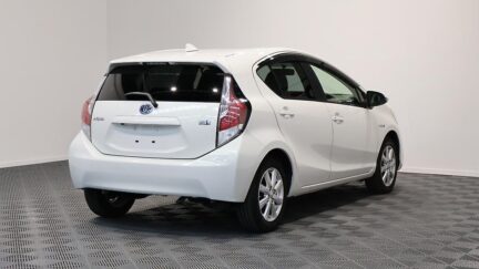 Toyota Aqua G Model, Push Start, Reverse Camera, Cruise Control image 308404